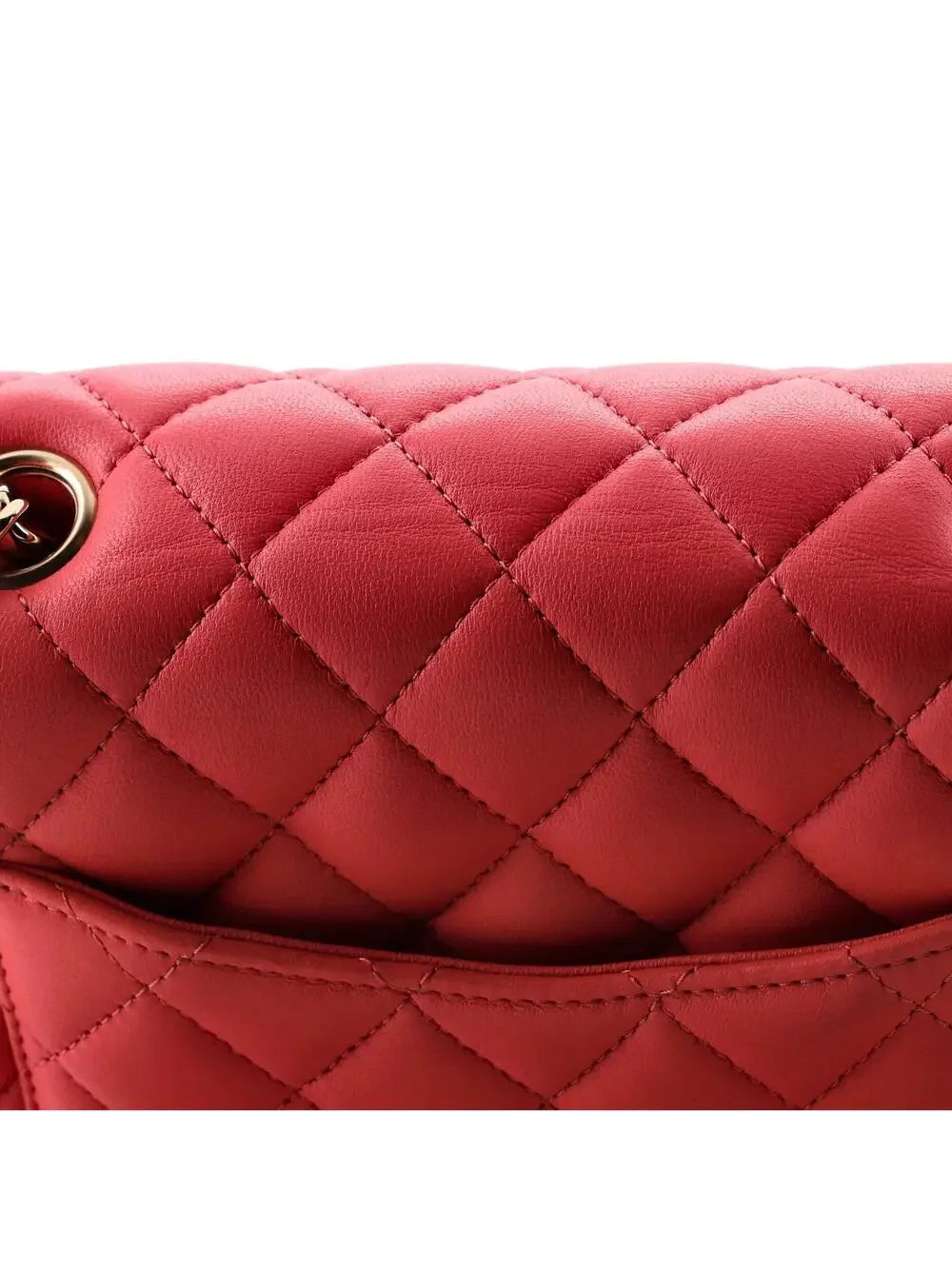 CHANEL elevate your